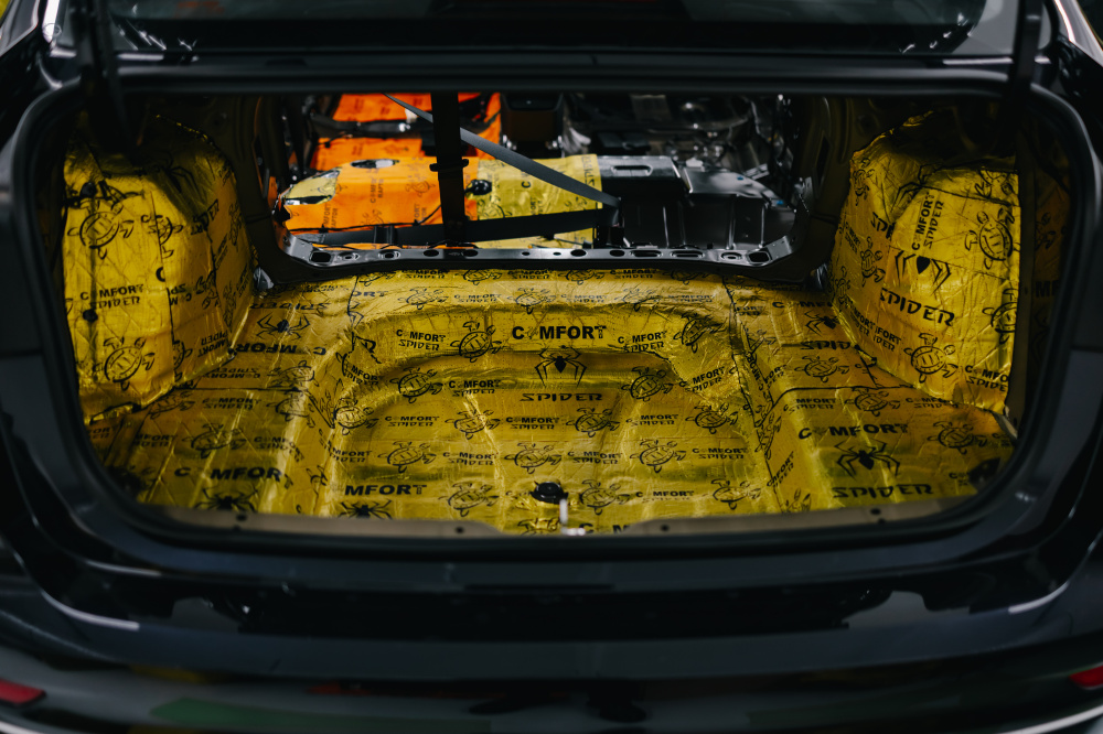 Что дает шумоизоляция багажника