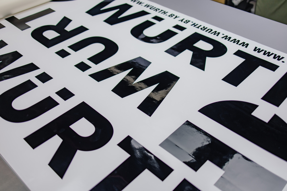 Материалы и пленки для брендирования авто