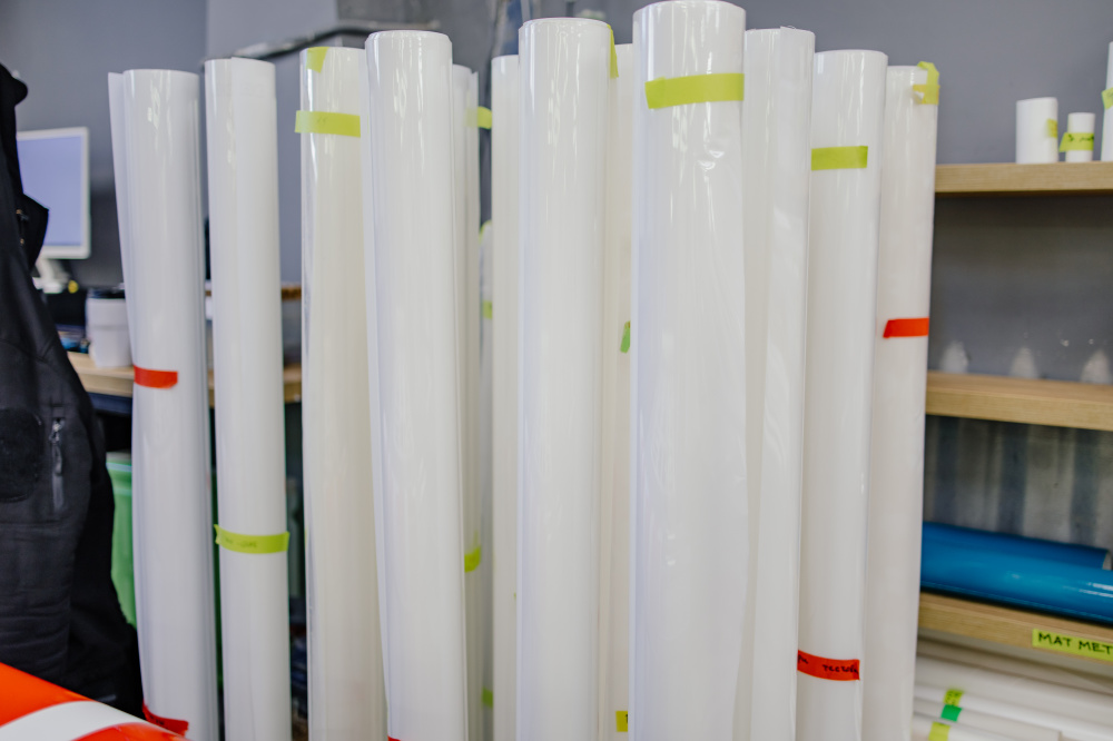 Материалы и бренды