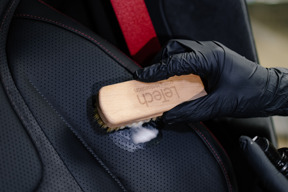 Материалы и бренды